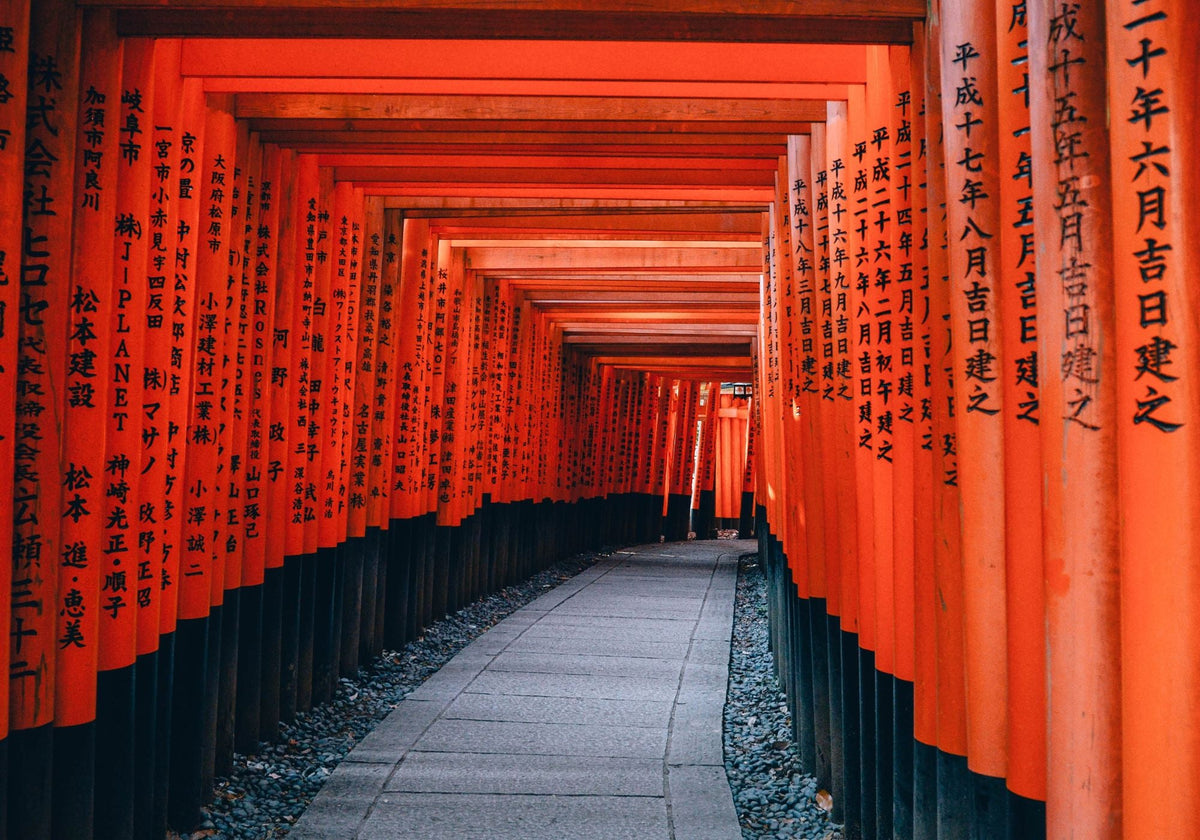 the-color-red-in-japanese-culture-fude-beauty