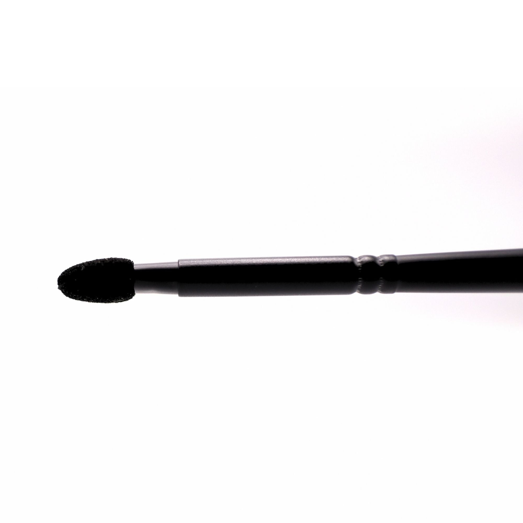 Tauhaus P-19 Detail Tip Brush, Pro Series - Fude Beauty, Japanese Makeup Brushes