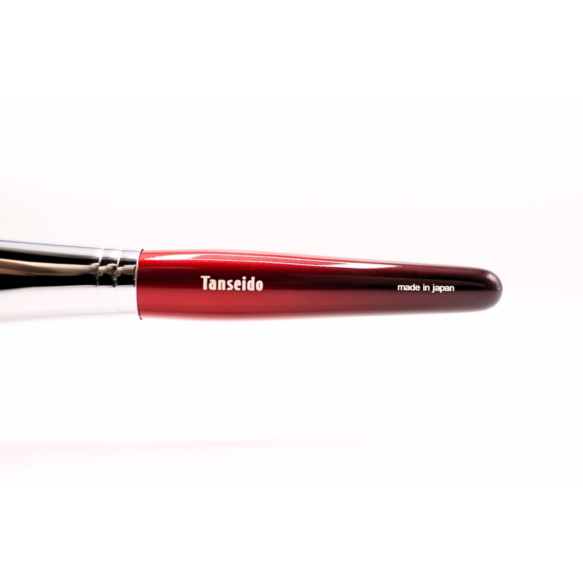 Tanseido AKA 赤 Series AQ20 Cheek Brush (Premium Collection) - Fude Beauty, Japanese Makeup Brushes