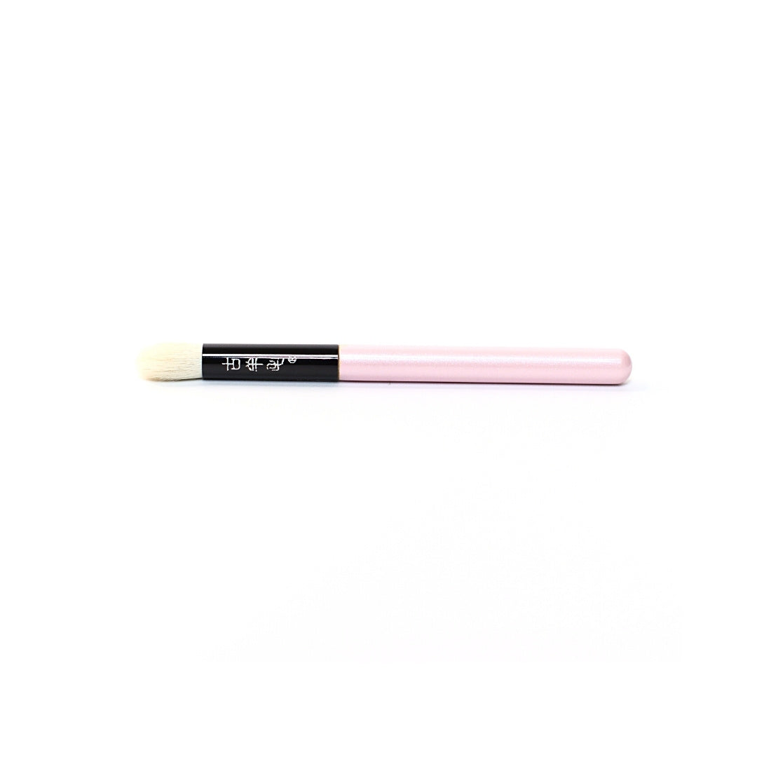 Koyomo Pearl Pink Nadeshiko Eyeshadow Brush - Fude Beauty, Japanese Makeup Brushes