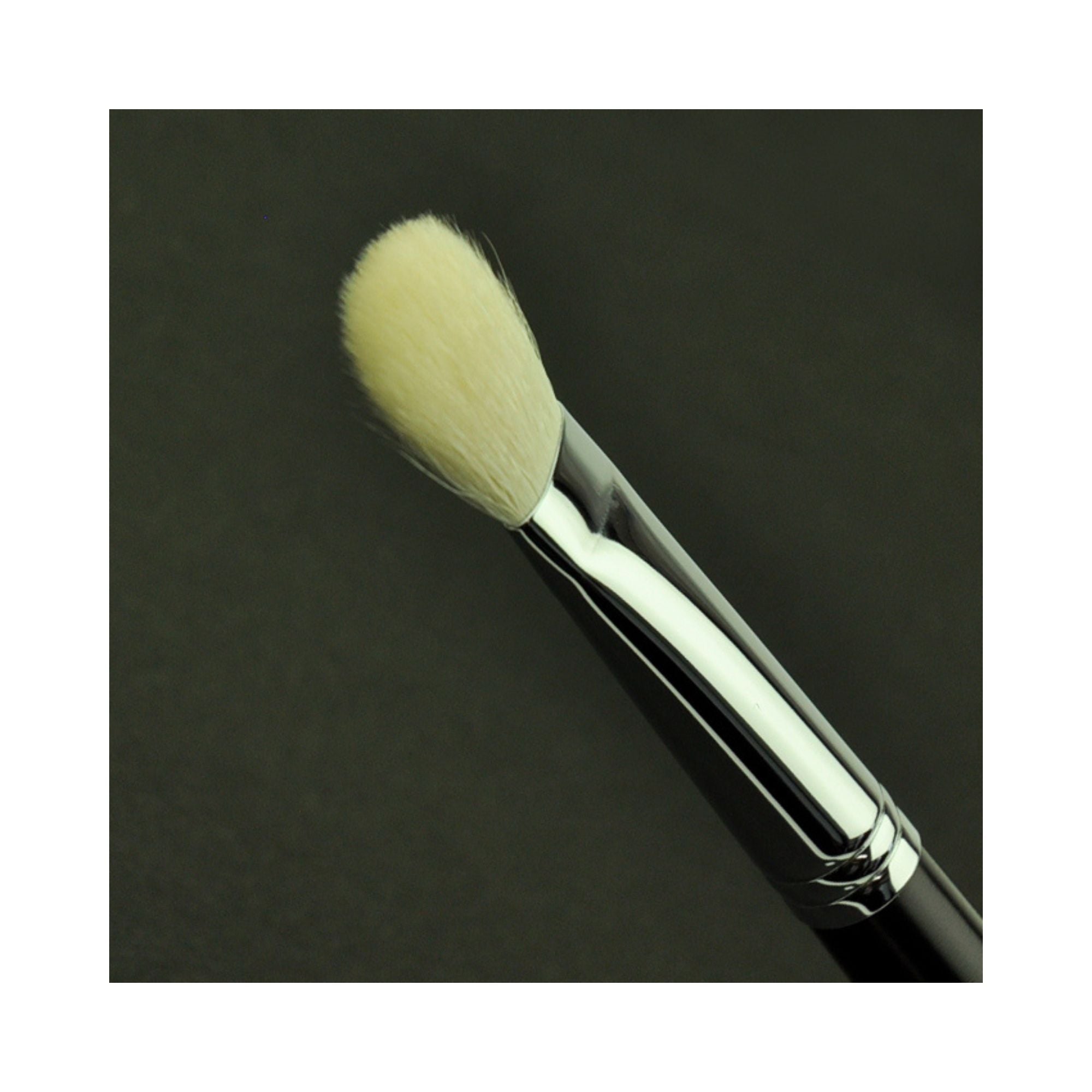 Tanseido YWQ12 Eyeshadow Brush - Fude Beauty, Japanese Makeup Brushes